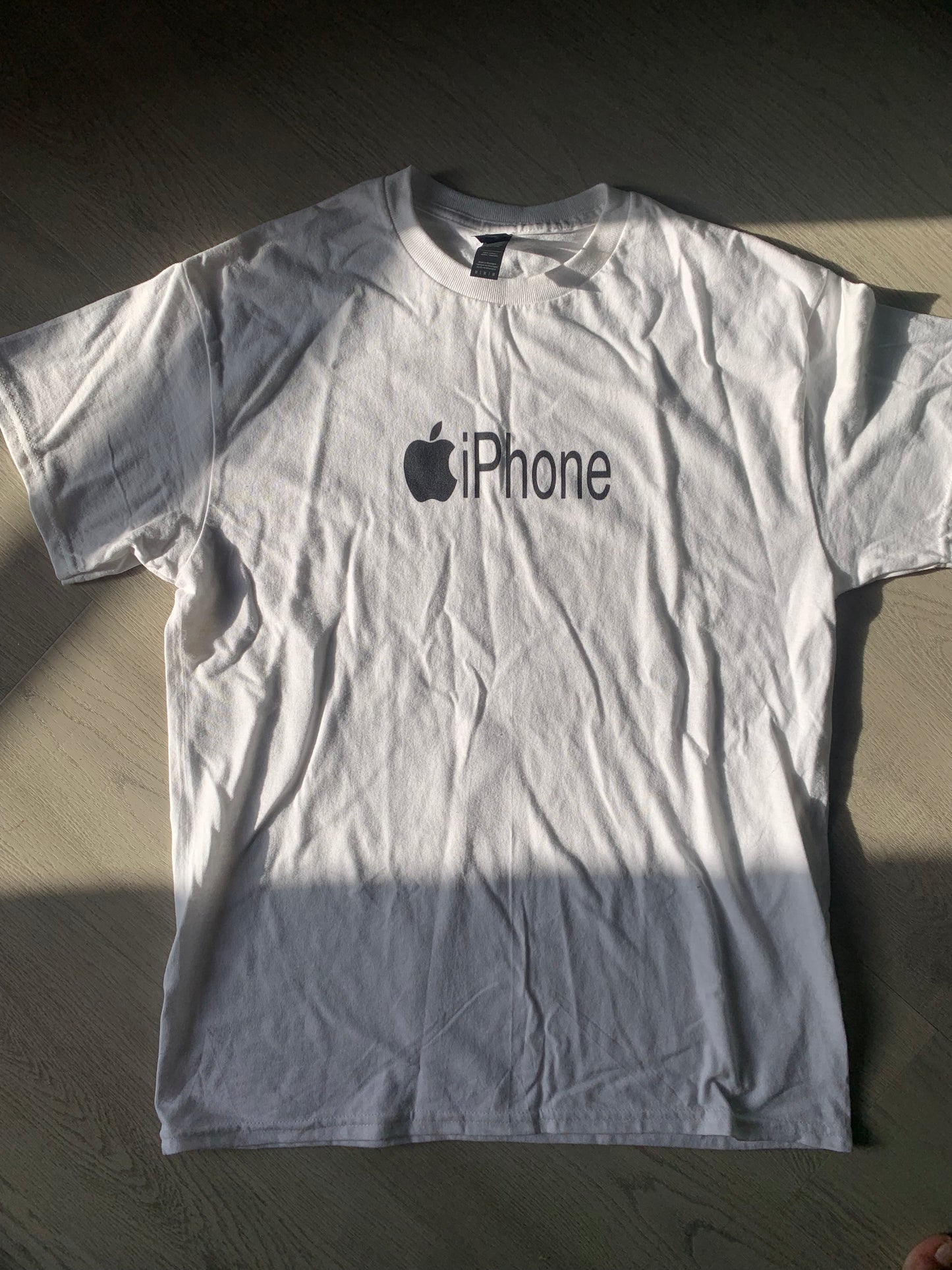 iPhone tee